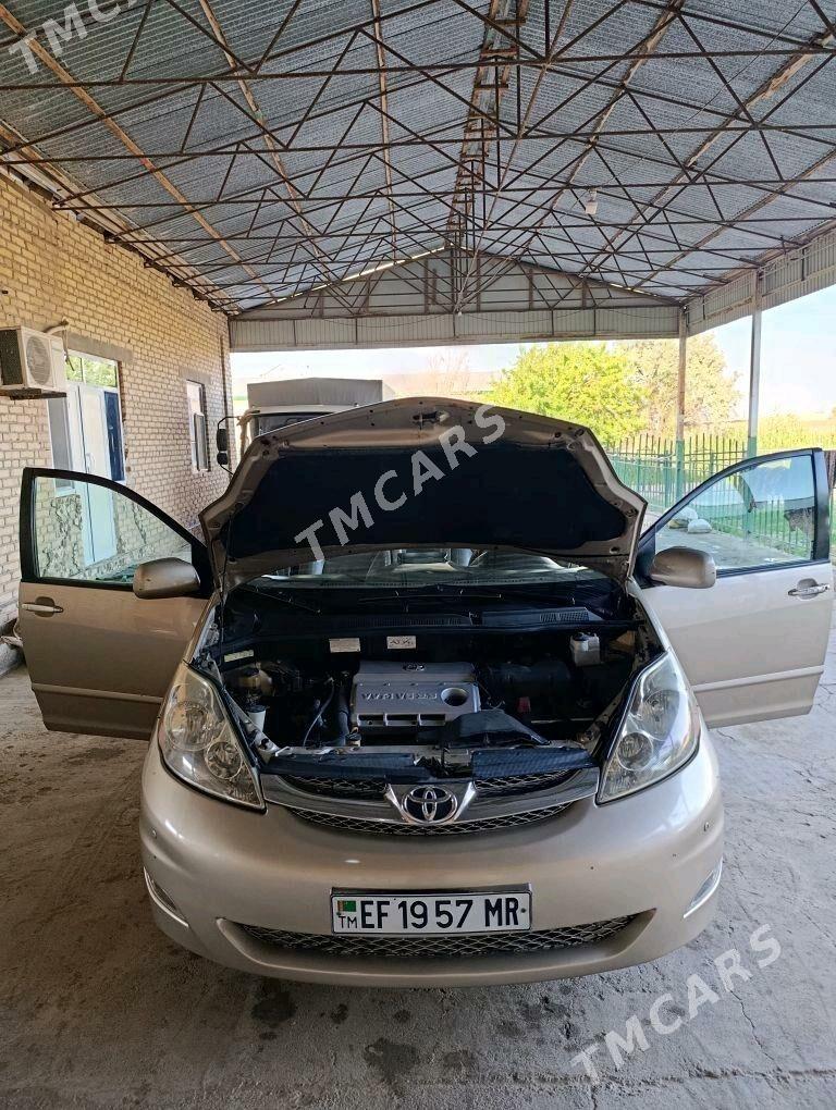 Toyota Sienna 2006 - 260 000 TMT - Каракумский этрап - img 2