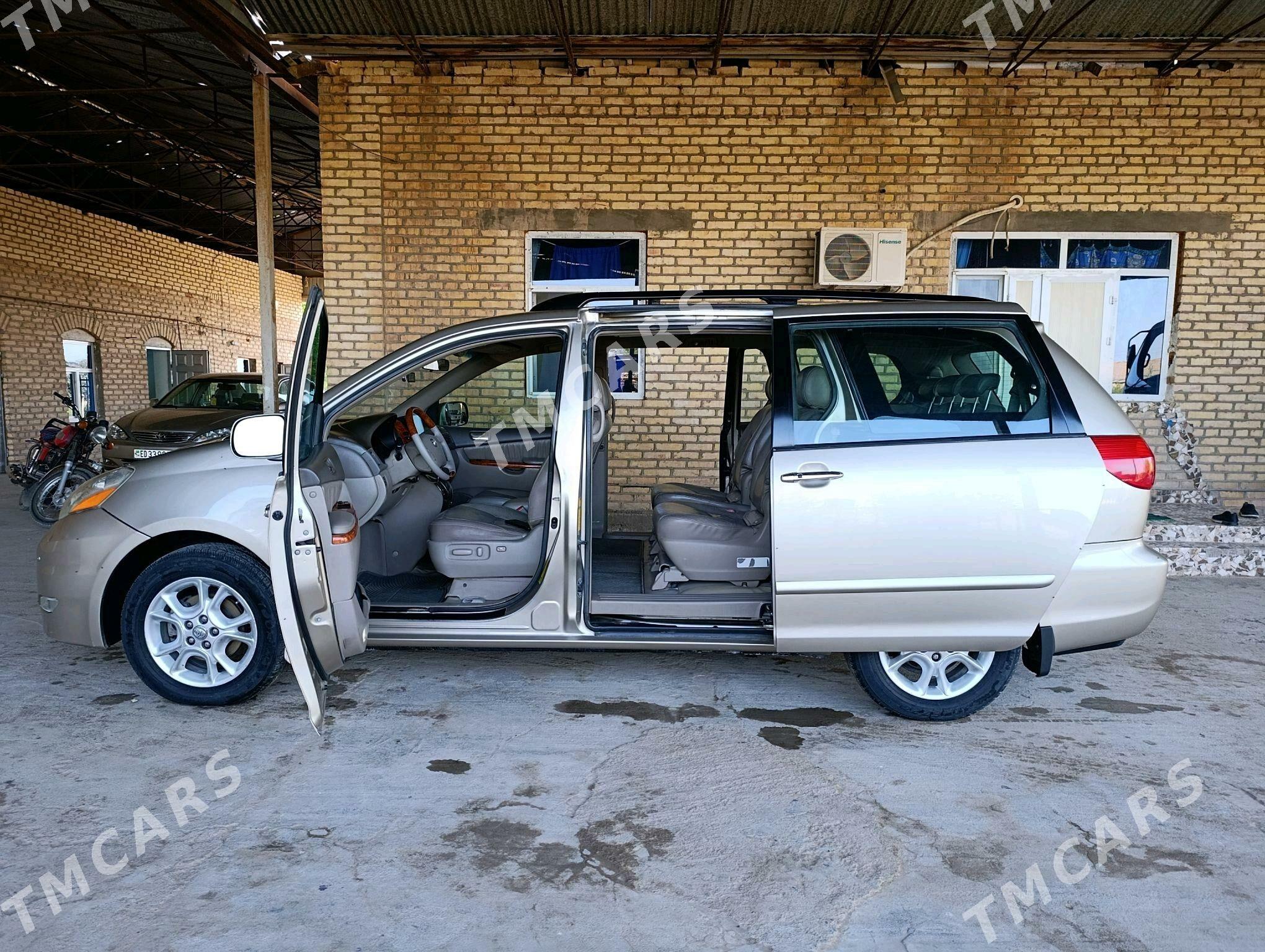 Toyota Sienna 2006 - 260 000 TMT - Каракумский этрап - img 3