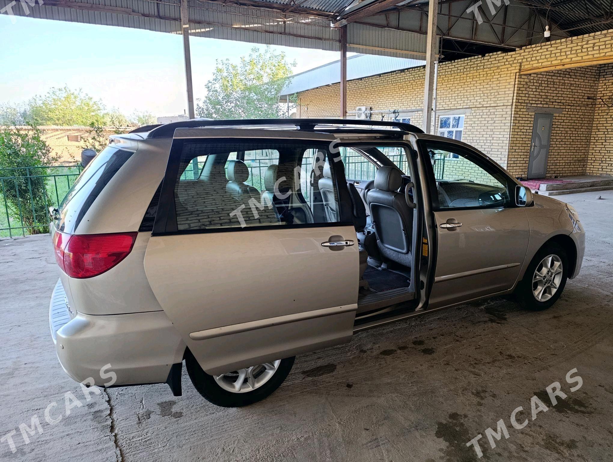 Toyota Sienna 2006 - 260 000 TMT - Каракумский этрап - img 4