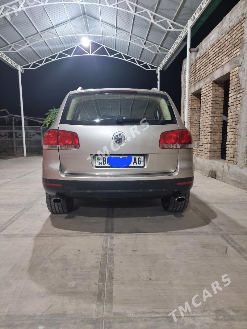 Volkswagen Touareg 2005 - 130 000 TMT - Büzmeýin - img 4