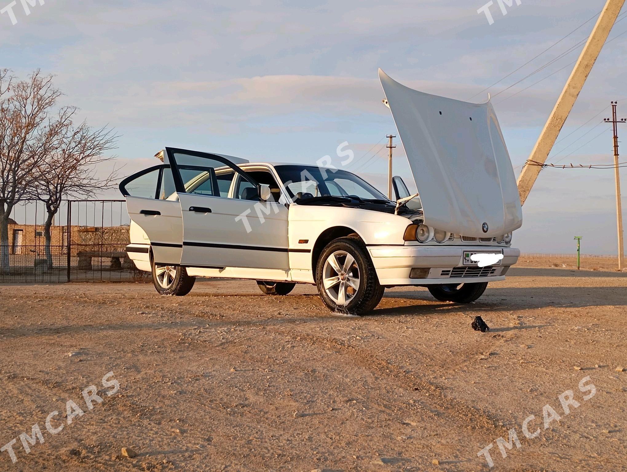 BMW 525 1990 - 50 000 TMT - Берекет - img 4