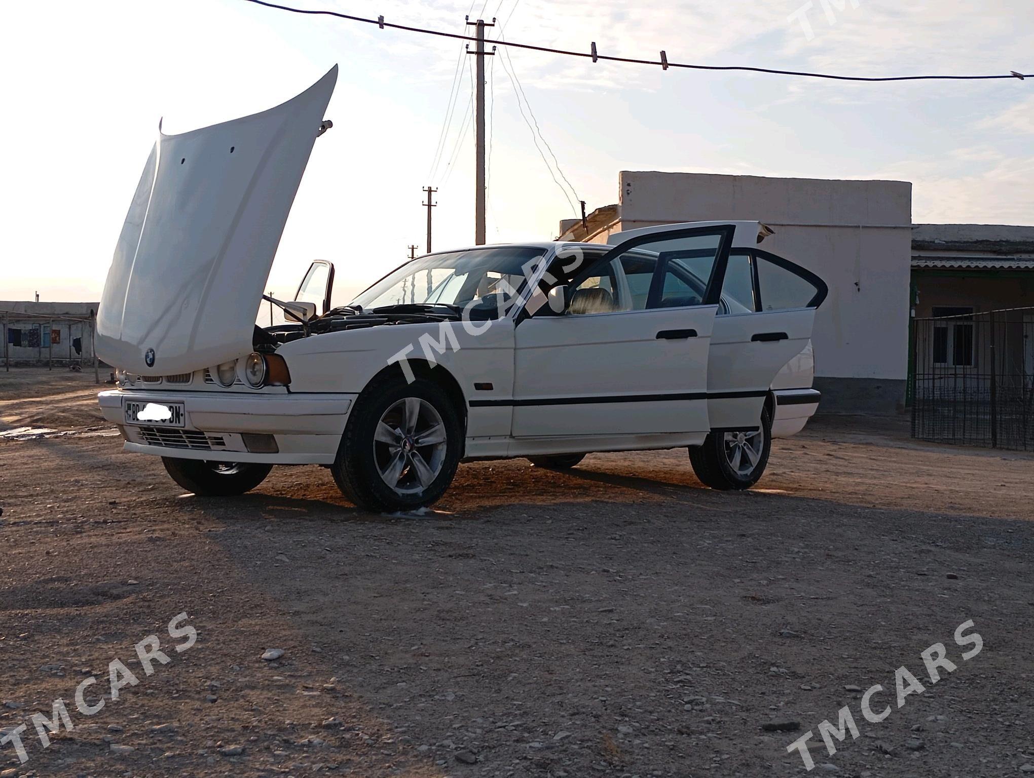 BMW 525 1990 - 50 000 TMT - Берекет - img 5