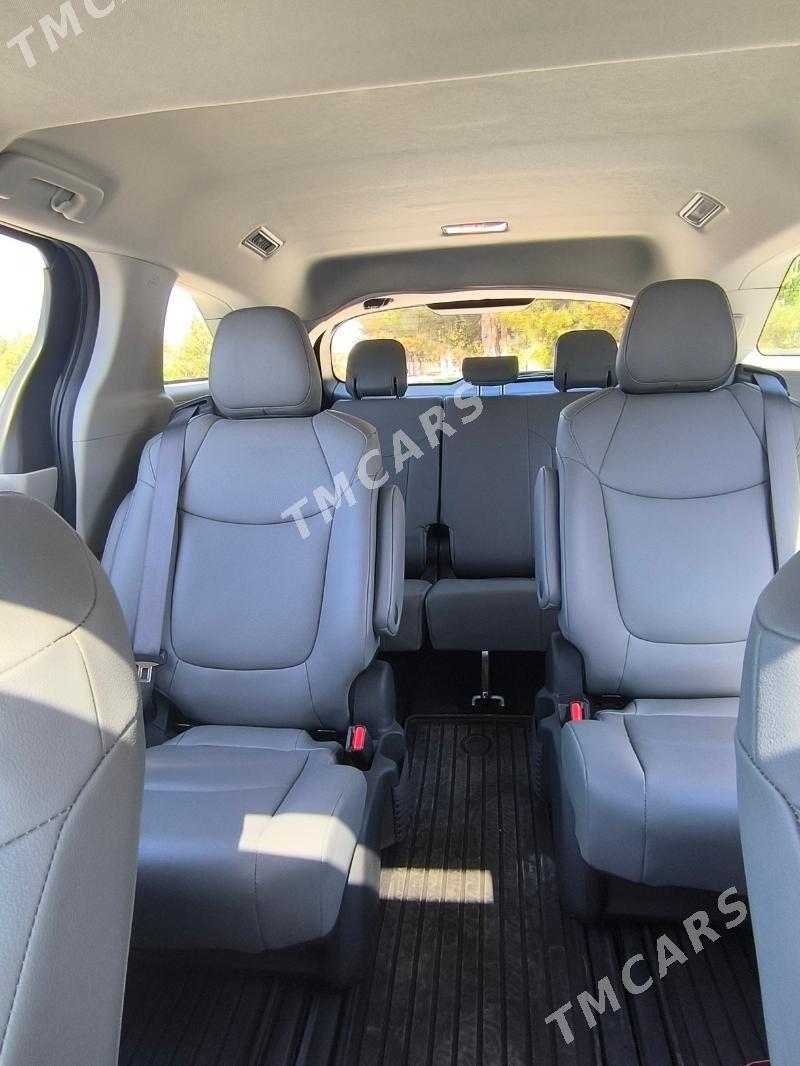 Toyota Sienna 2023 - 600 000 TMT - Büzmeýin - img 2