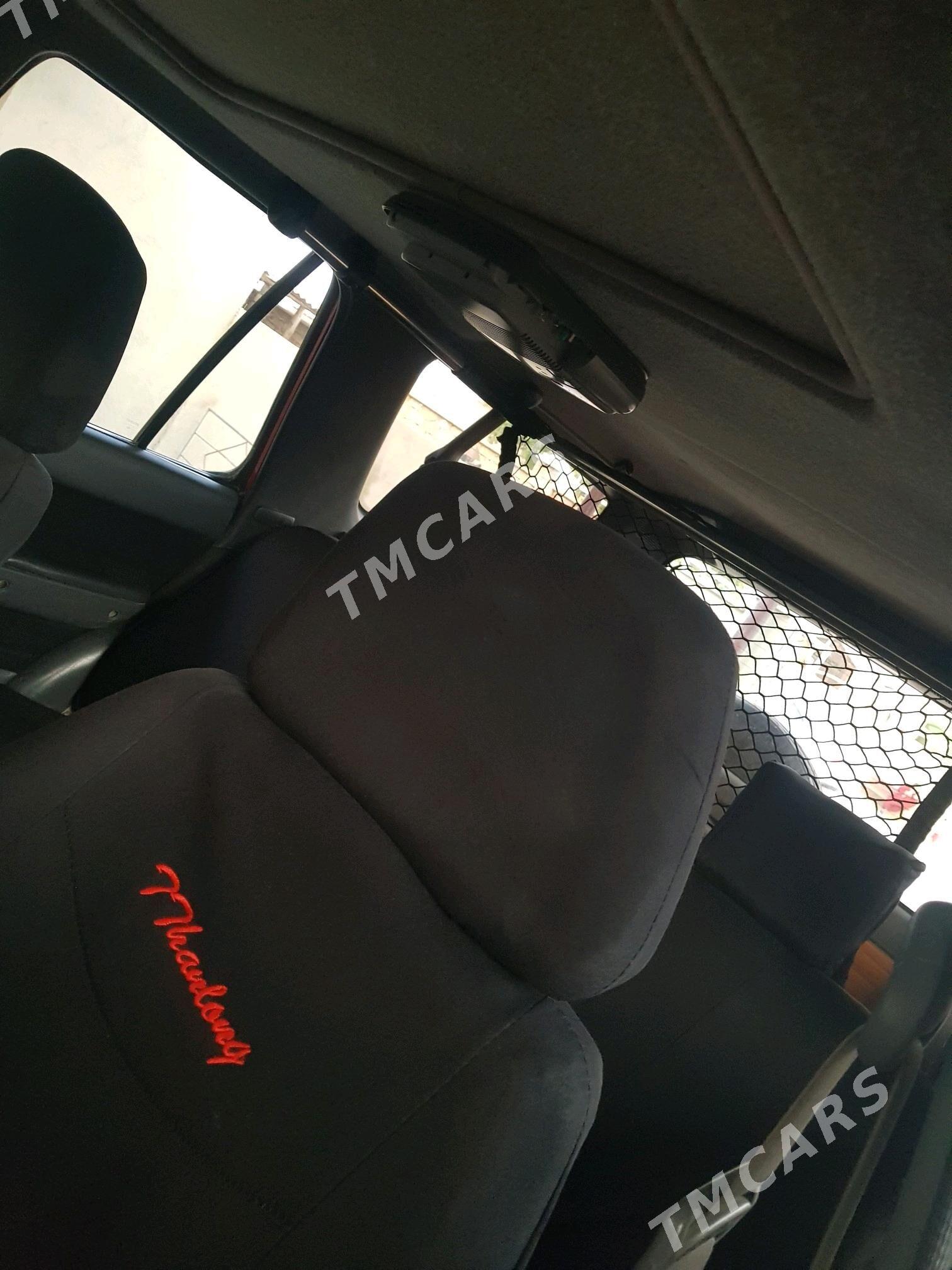 Toyota 4Runner 1993 - 55 000 TMT - Гумдаг - img 5