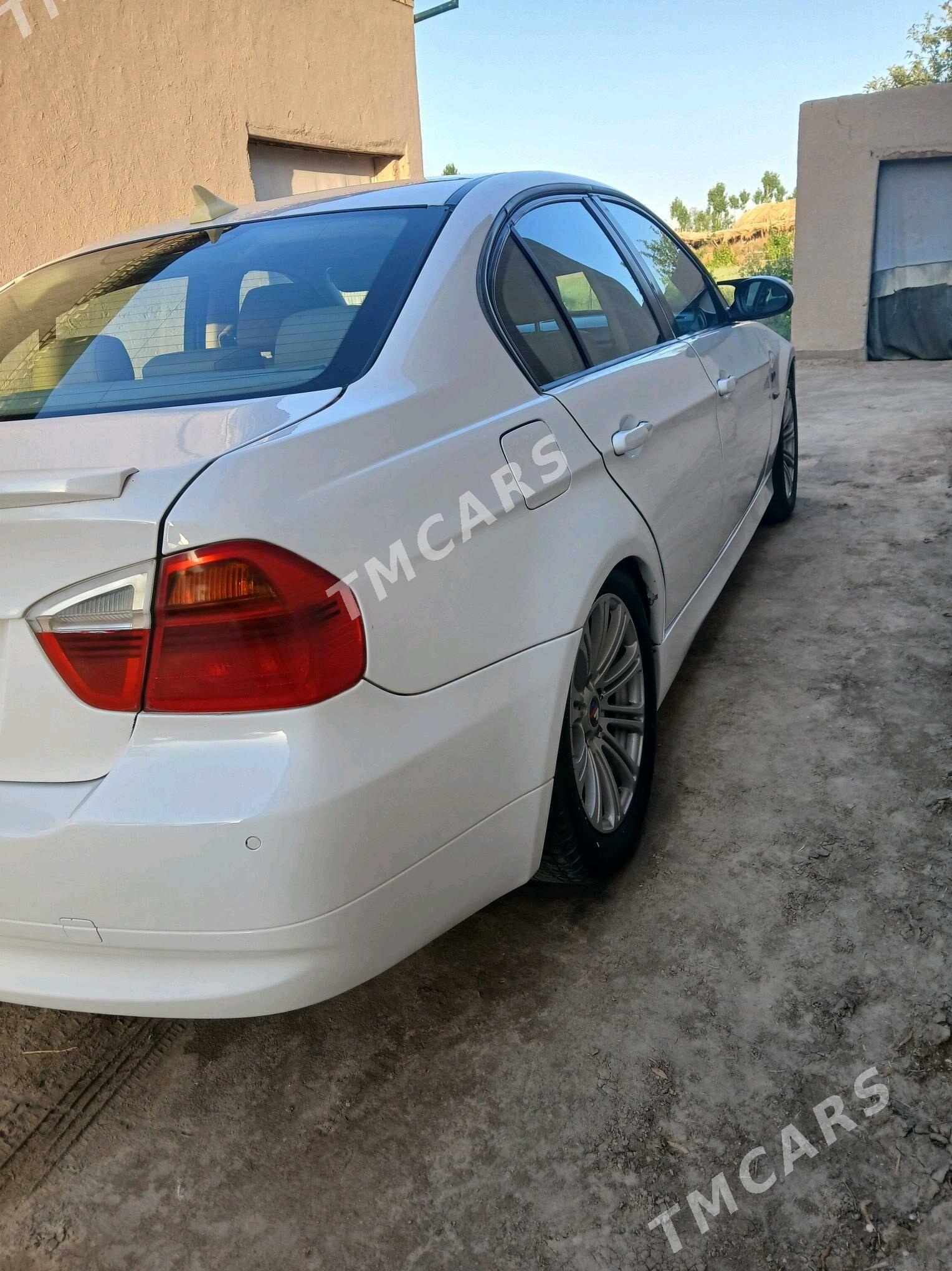 BMW 320 2006 - 115 000 TMT - Гурбансолтан Едже - img 3