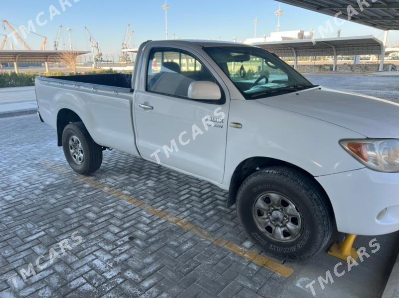 Toyota Hilux 2006 - 140 000 TMT - Türkmenbaşy - img 2