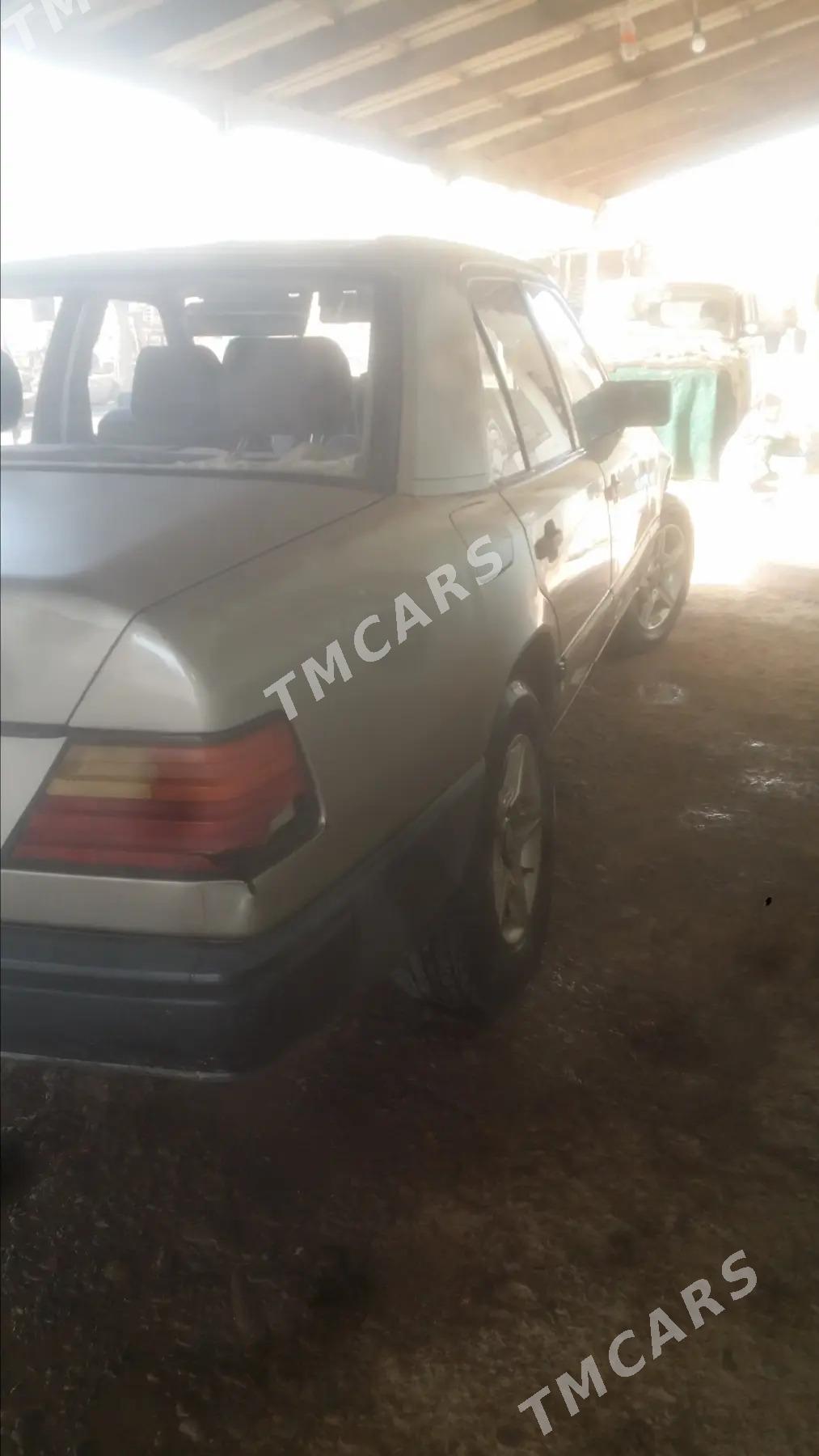 Mercedes-Benz 300D 1990 - 15 000 TMT - Sarahs - img 4