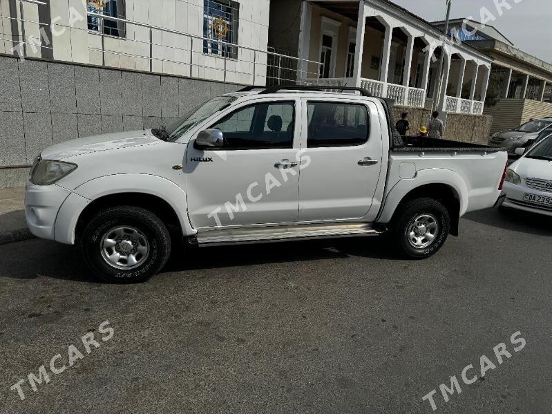 Toyota Hilux 2009 - 250 000 TMT - Türkmenbaşy - img 4