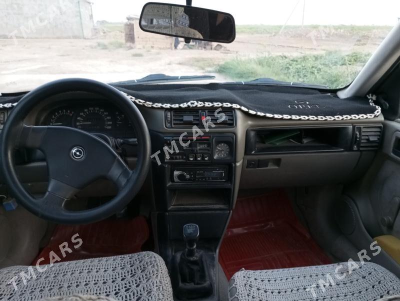 Opel Vectra 1989 - 30 000 TMT - Койтендаг - img 3