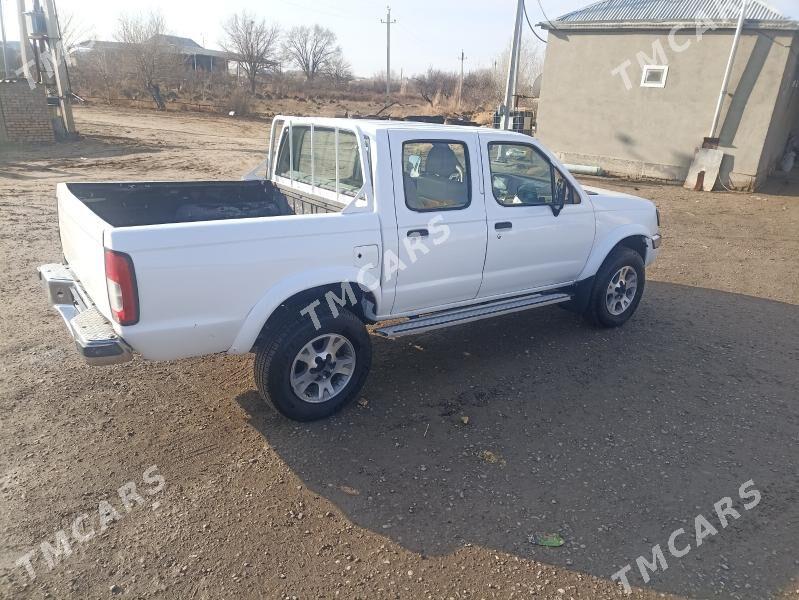Nissan Navara 2000 - 71 000 TMT - Mary - img 3