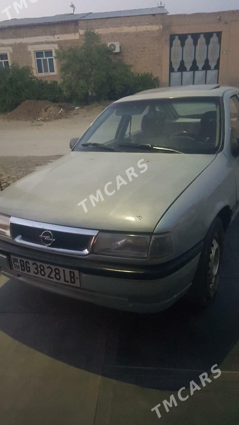 Opel Vectra 1991 - 25 000 TMT - Фарап - img 4