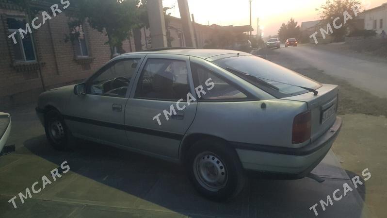 Opel Vectra 1991 - 25 000 TMT - Фарап - img 3