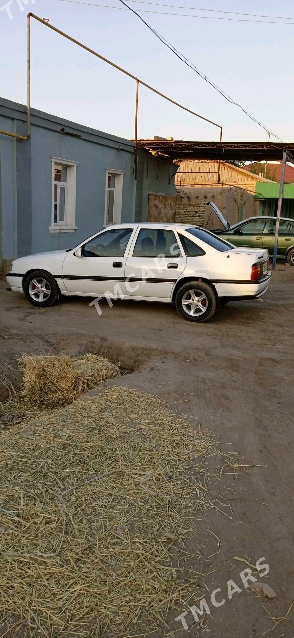 Opel Vectra 1990 - 40 000 TMT - Çärjew - img 3