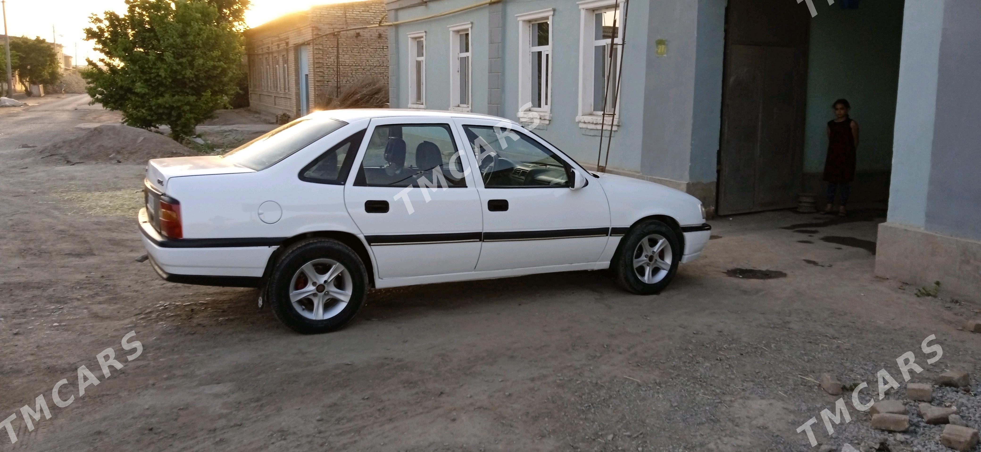 Opel Vectra 1990 - 40 000 TMT - Çärjew - img 8