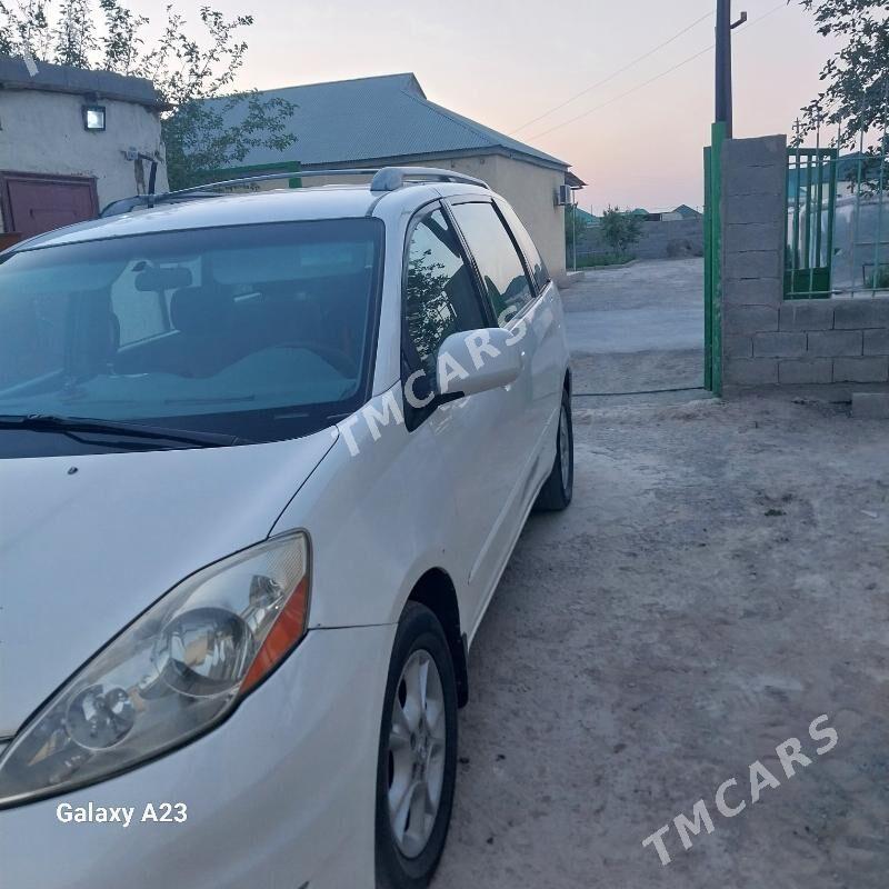 Toyota Sienna 2007 - 200 000 TMT - Бузмеин - img 3