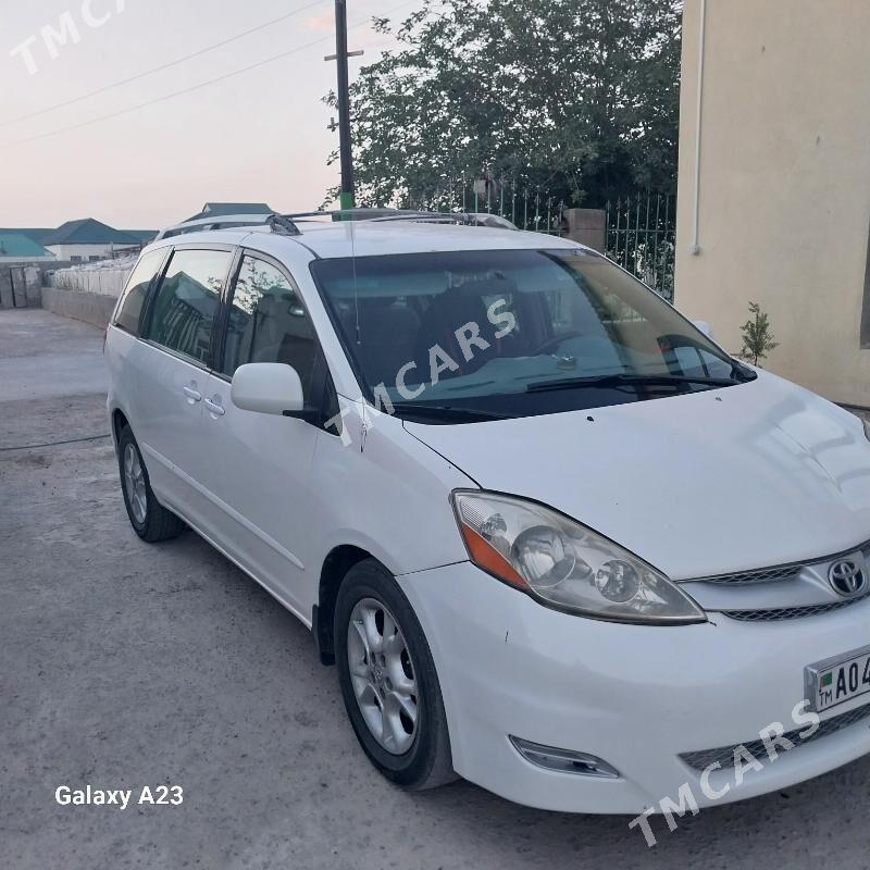 Toyota Sienna 2007 - 200 000 TMT - Бузмеин - img 5
