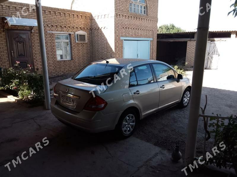 Nissan Versa 2009 - 97 000 TMT - Mary - img 3