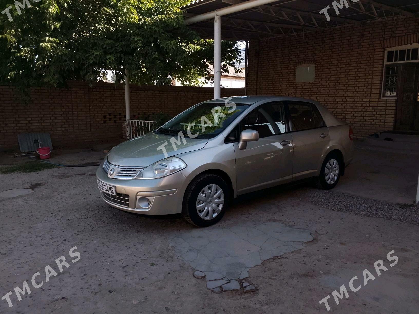 Nissan Versa 2009 - 97 000 TMT - Mary - img 4