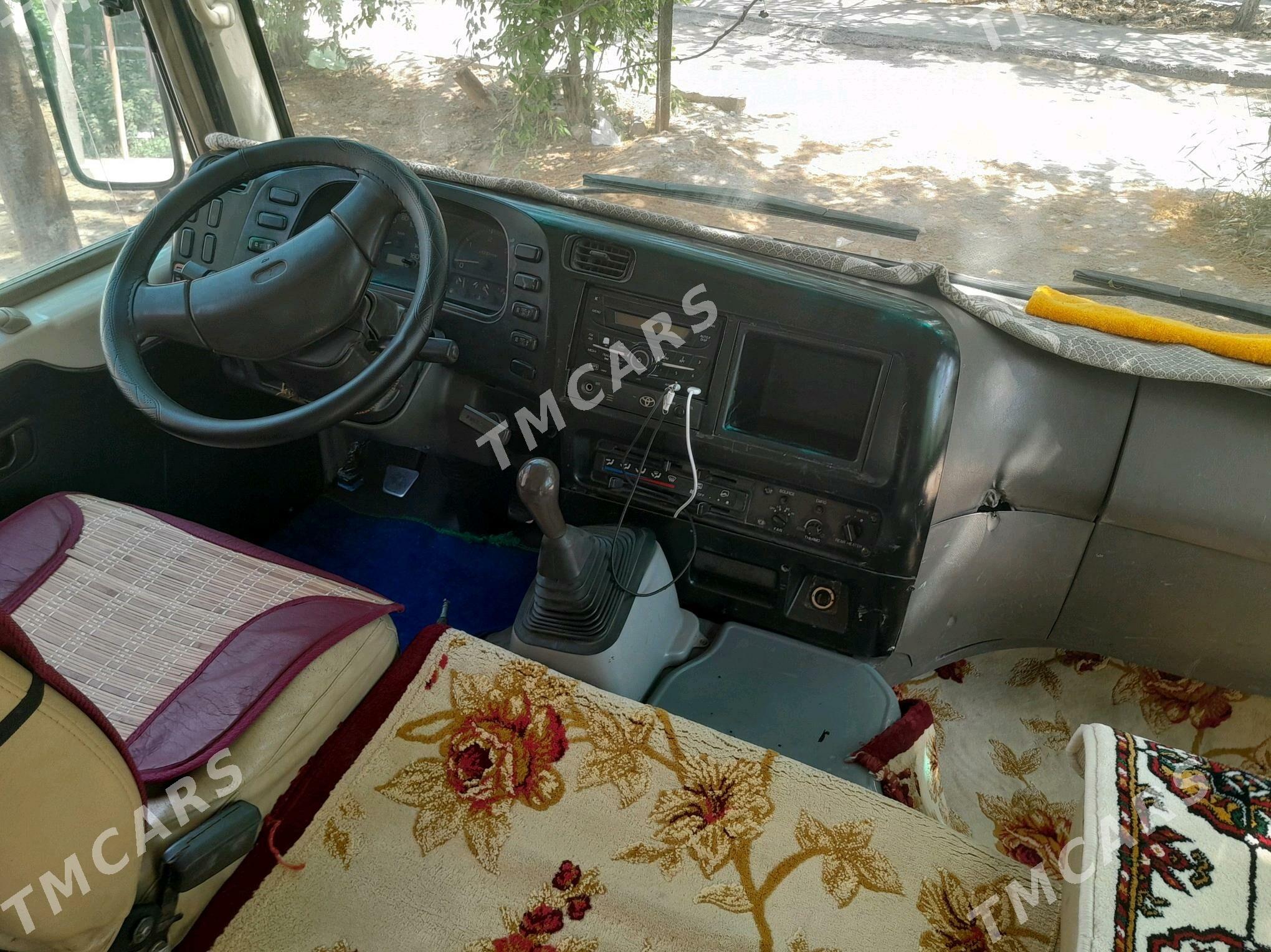 Mitsubishi Rosa 2006 - 220 000 TMT - Туркменабат - img 6