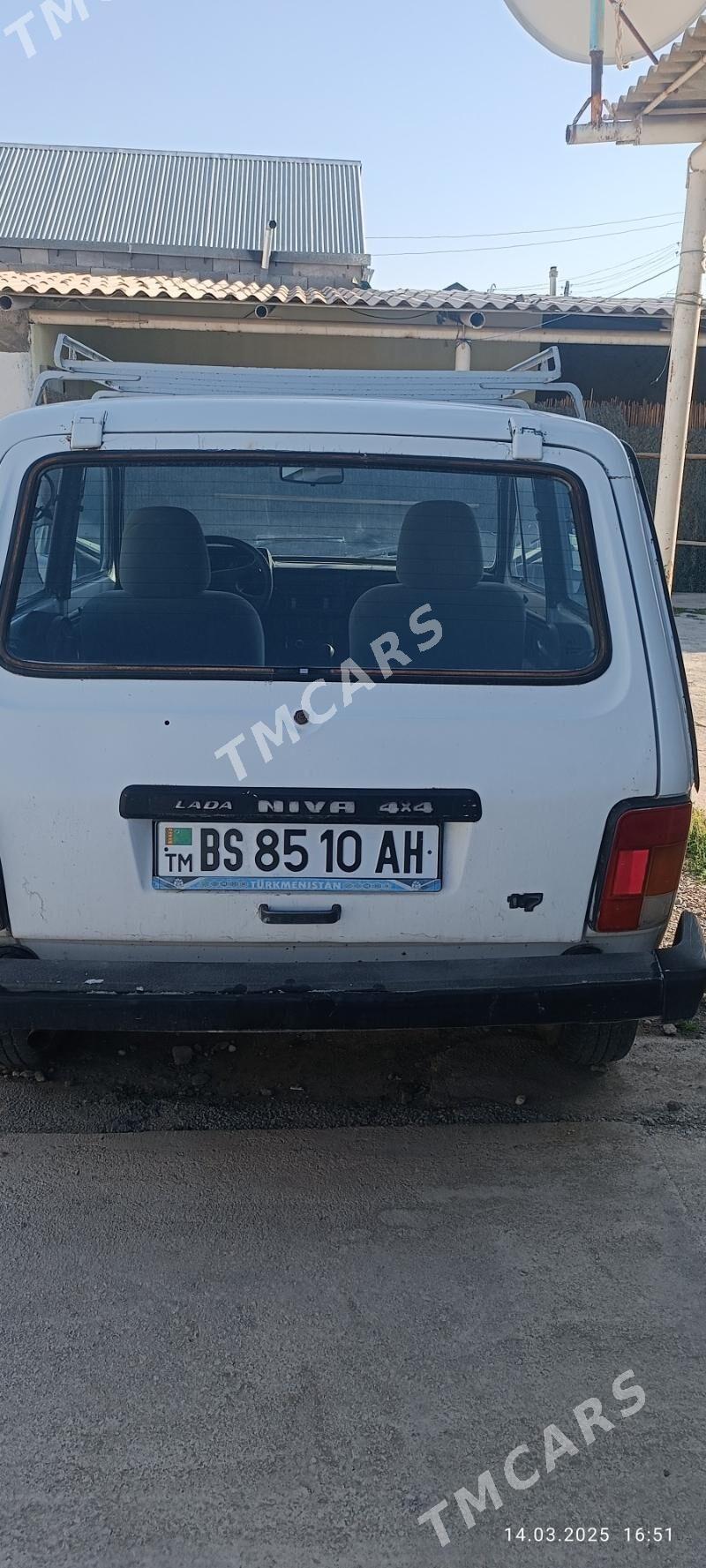 Lada Niva 2002 - 30 000 TMT - Ак-Бугдайский этрап - img 2