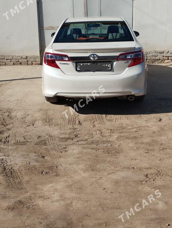 Toyota Camry 2013 - 185 000 TMT - Şabat etr. - img 5