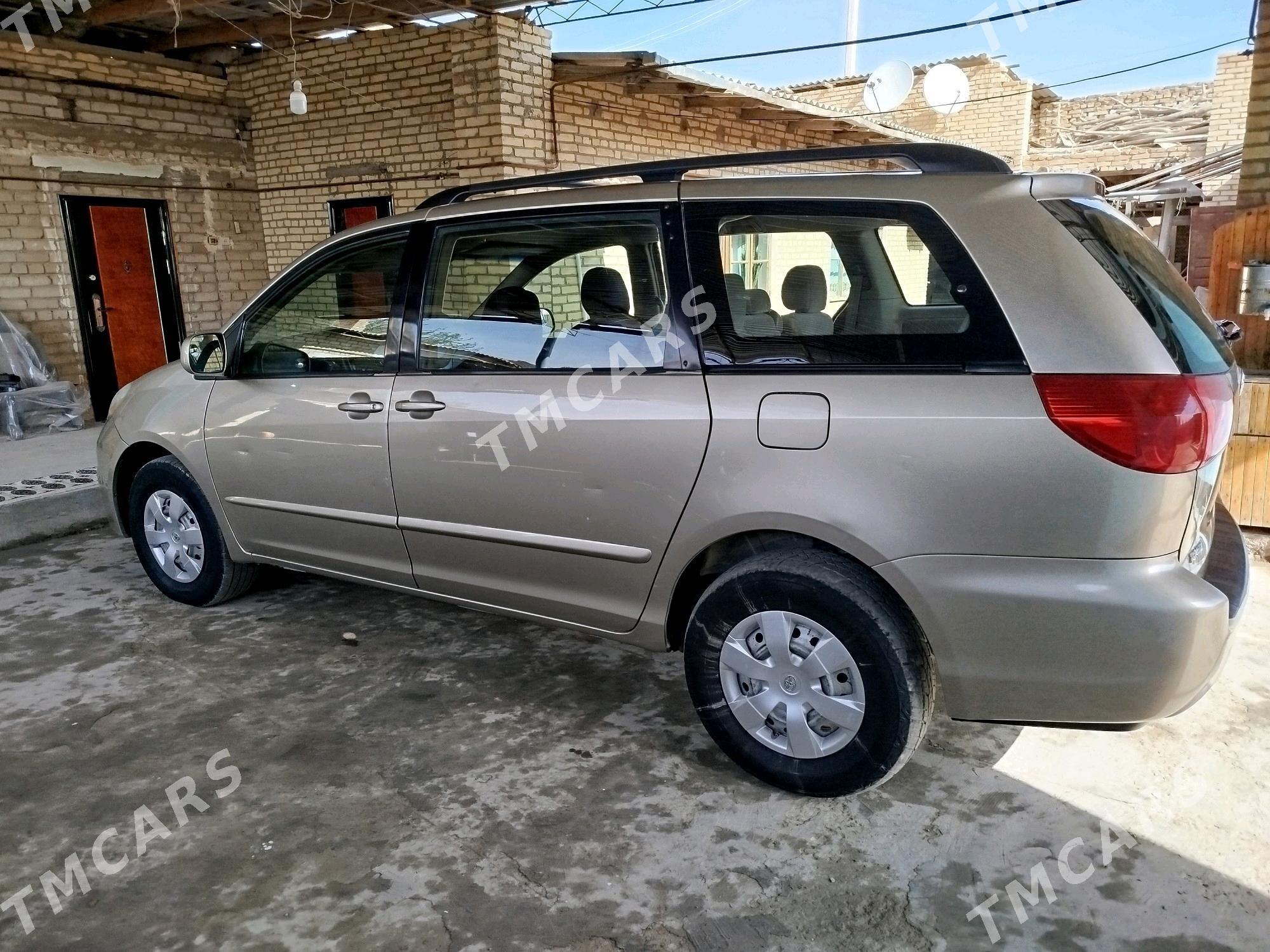 Toyota Sienna 2006 - 245 000 TMT - Dänew - img 5