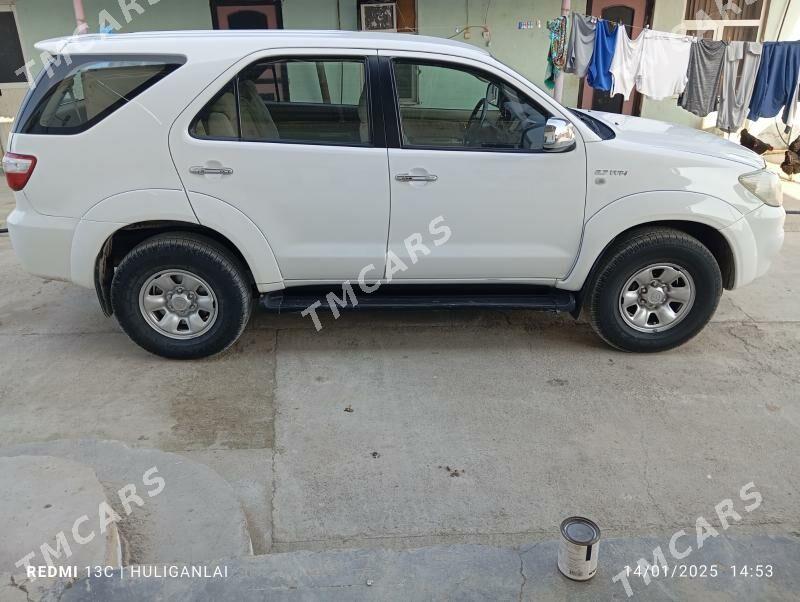 Toyota Fortuner 2012 - 250 000 TMT - Бахарден - img 8