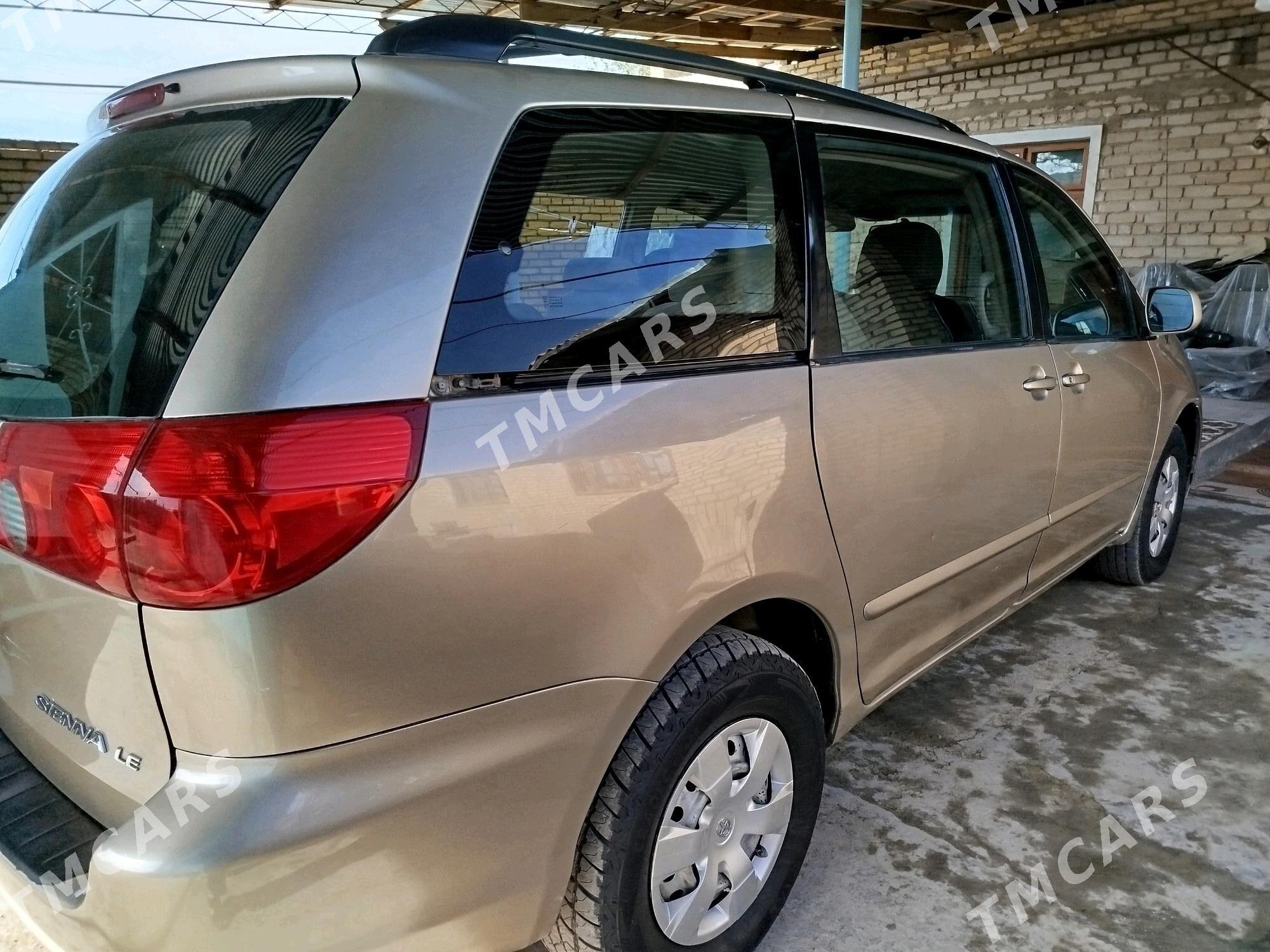Toyota Sienna 2006 - 245 000 TMT - Dänew - img 8