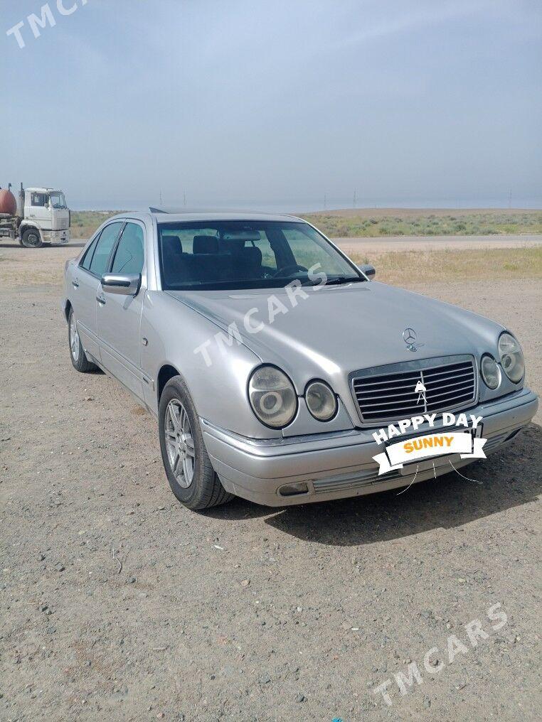 Mercedes-Benz E320 1999 - 75 000 TMT - Туркменбаши - img 2