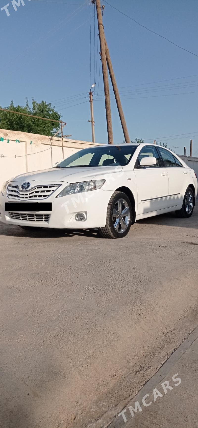 Toyota Camry 2010 - 140 000 TMT - Теджен - img 3