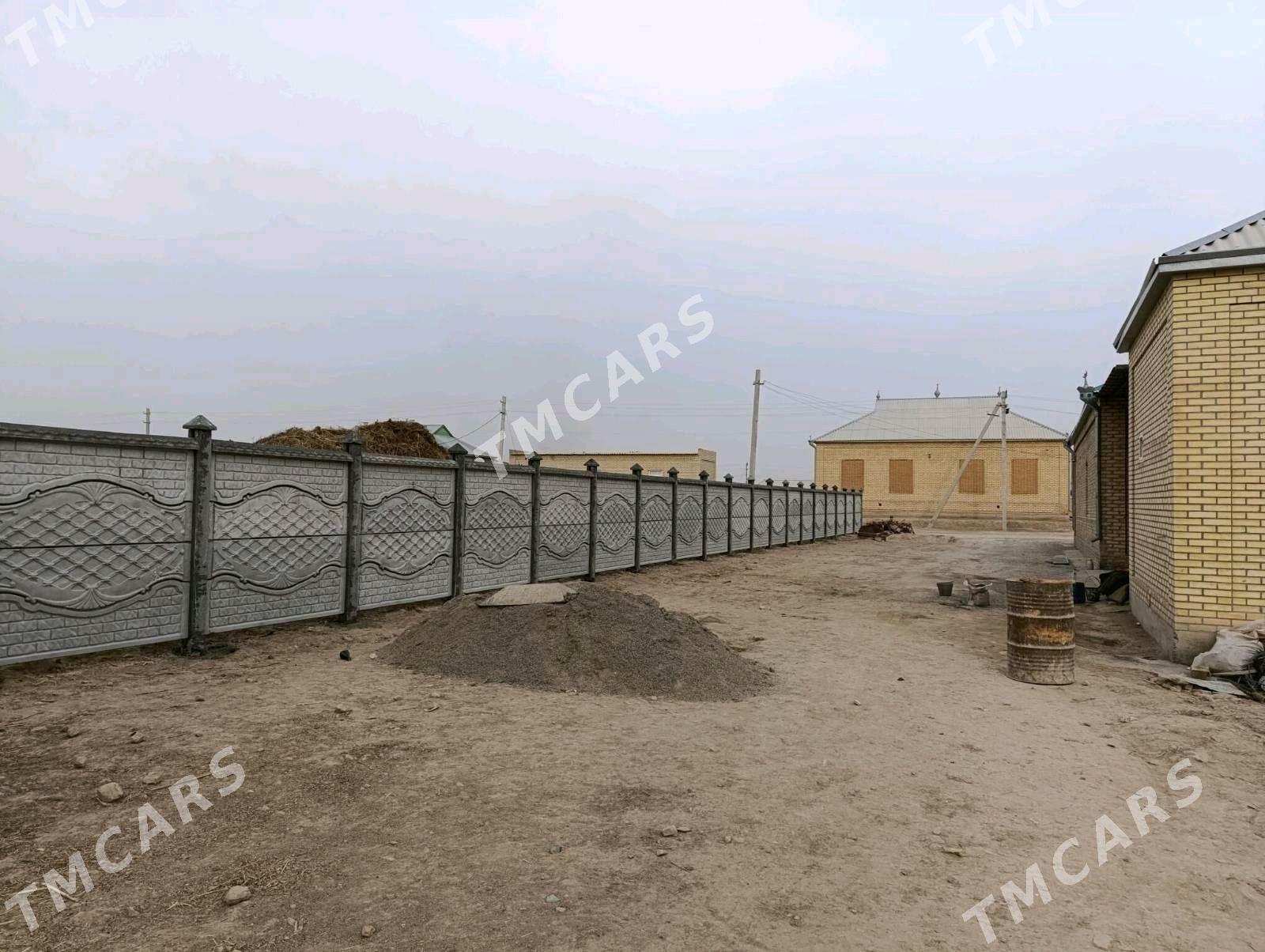 Beton Zabor (Haýat) - Akdepe - img 1