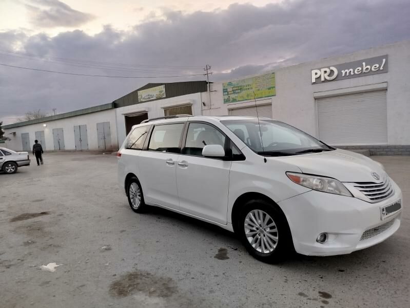 Toyota Sienna 2010 - 285 000 TMT - Туркменабат - img 6