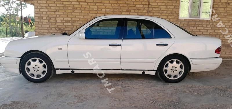 Mercedes-Benz W212 2000 - 60 000 TMT - Векильбазар - img 6