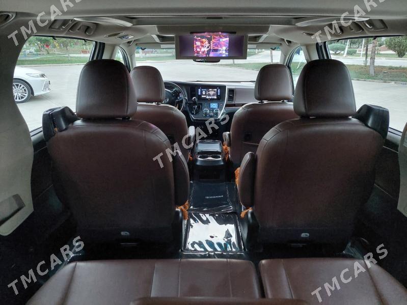 Toyota Sienna 2017 - 600 000 TMT - Podwoýski köç. (Bitarap Türkmenistan şaýoly) - img 5