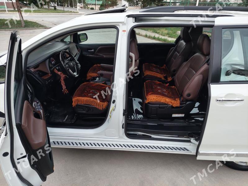 Toyota Sienna 2017 - 600 000 TMT - Podwoýski köç. (Bitarap Türkmenistan şaýoly) - img 8