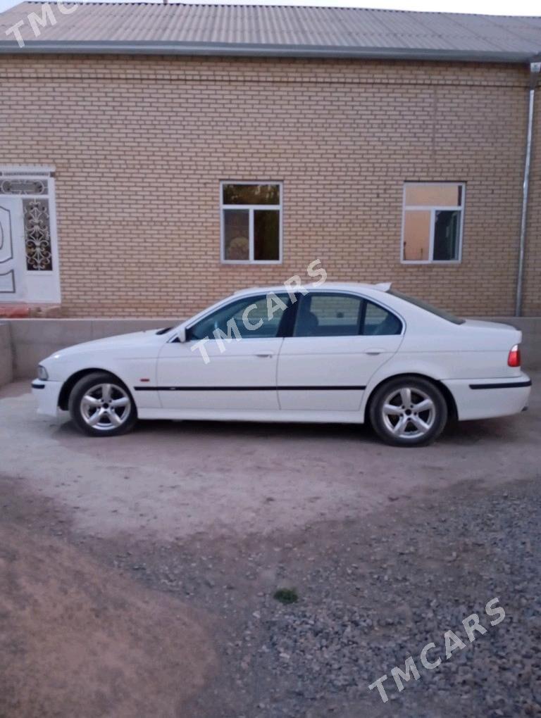 BMW E39 1998 - 65 000 TMT - Sakarçäge - img 4