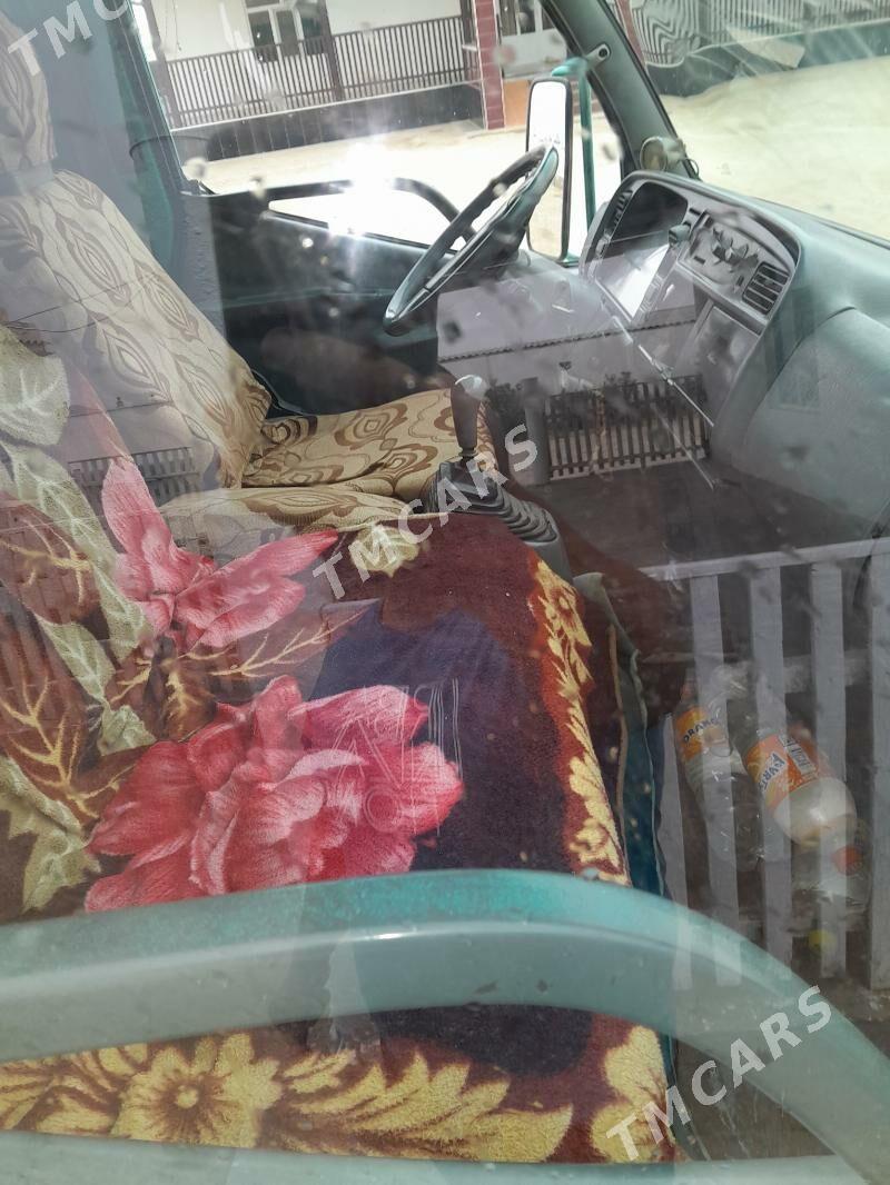 Mitsubishi Canter 2003 - 200 000 TMT - Эсенгулы - img 5