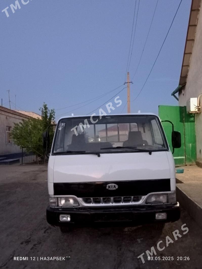 Kia Bongo 2000 - 130 000 TMT - Дашогуз - img 3