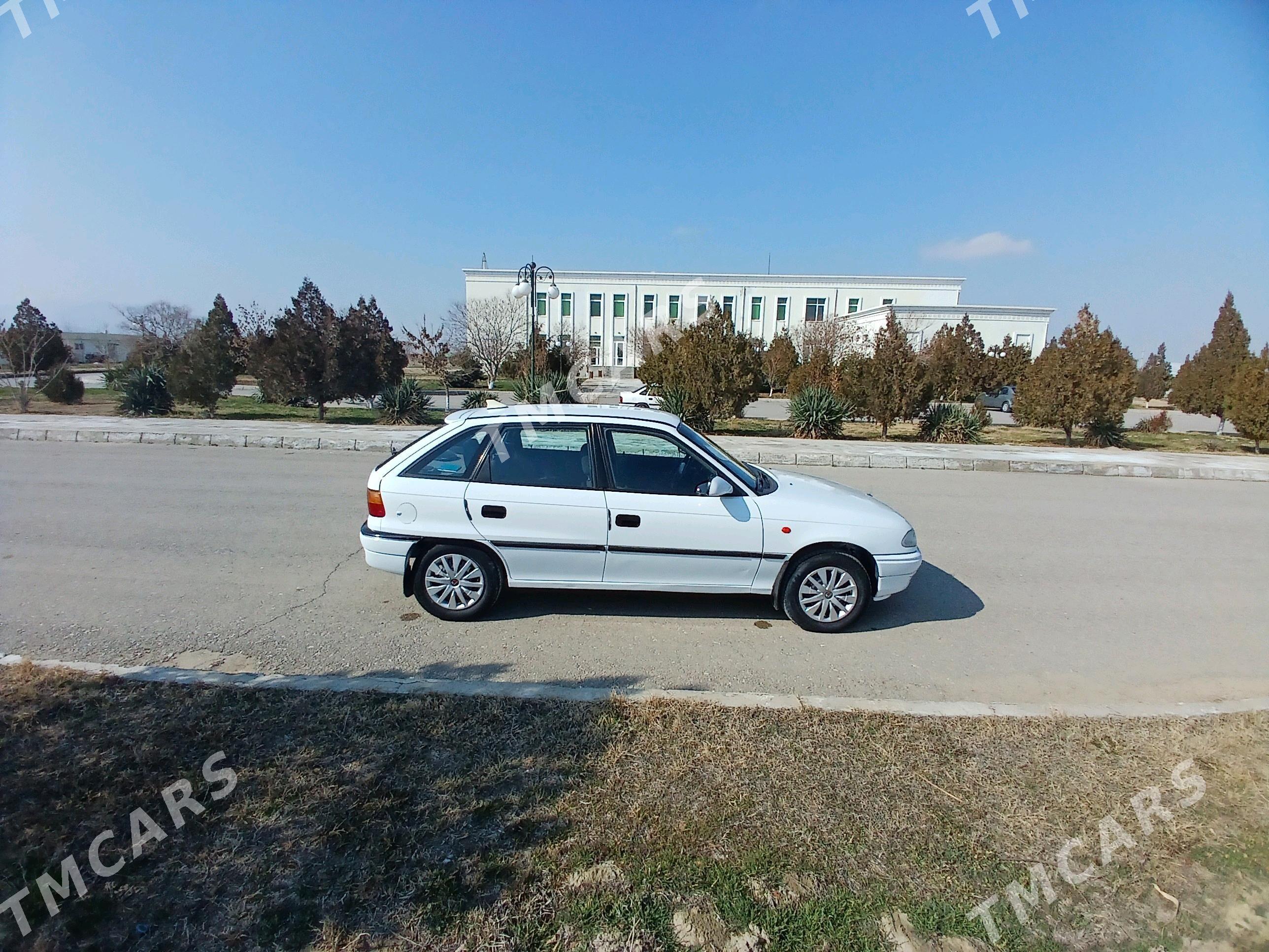 Opel Astra 1995 - 50 000 TMT - Бахарден - img 1