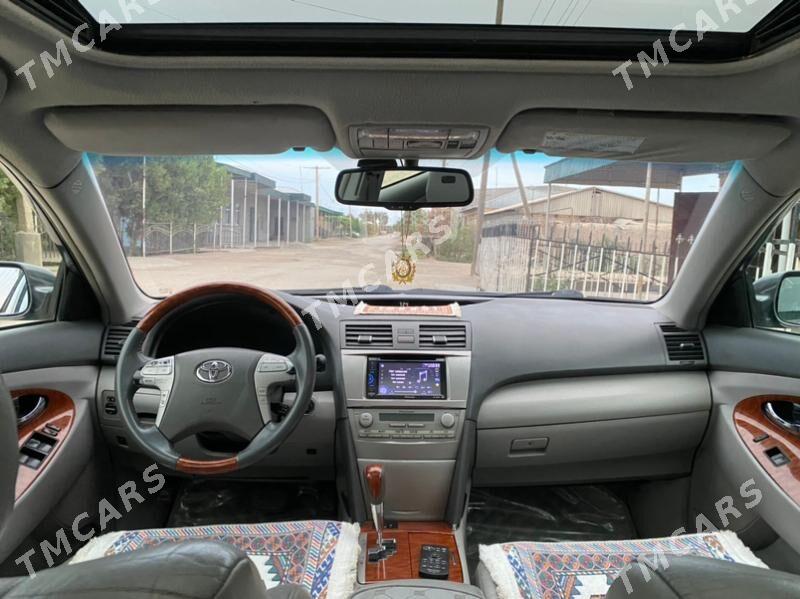 Toyota Camry 2011 - 240 000 TMT - Çärjew - img 4
