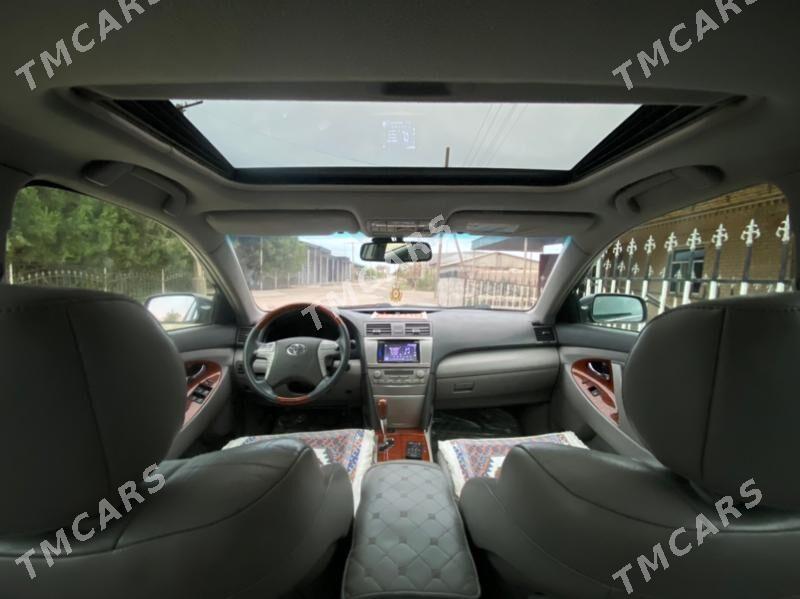 Toyota Camry 2011 - 240 000 TMT - Çärjew - img 2