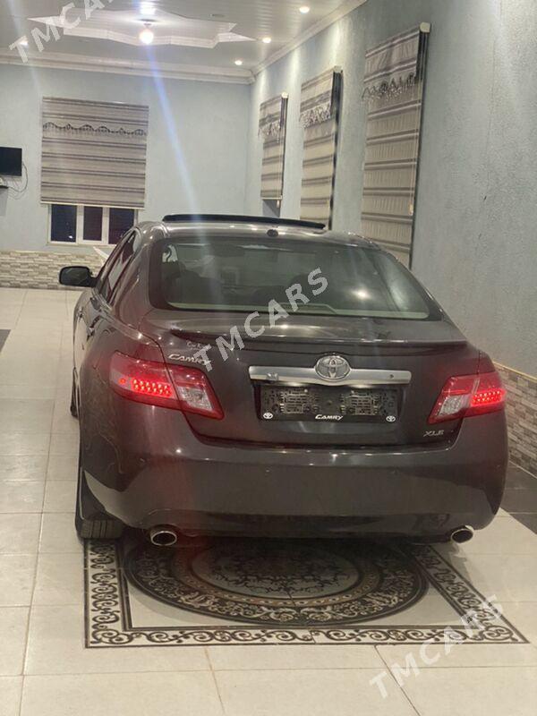 Toyota Camry 2011 - 240 000 TMT - Çärjew - img 8