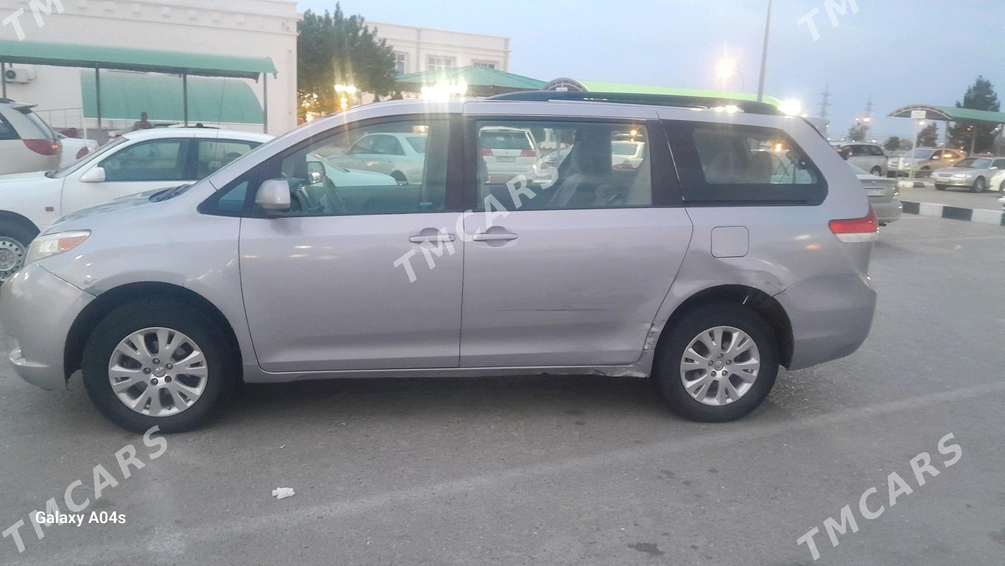 Toyota Sienna 2012 - 200 000 TMT - Türkmenbaşy etr. - img 7