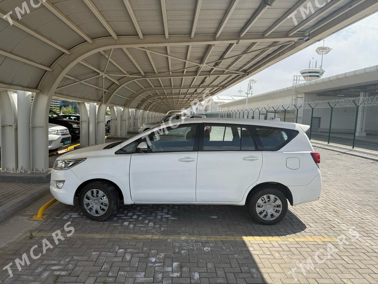 Toyota Innova 2020 - 230 000 TMT - Türkmenbaşy - img 3