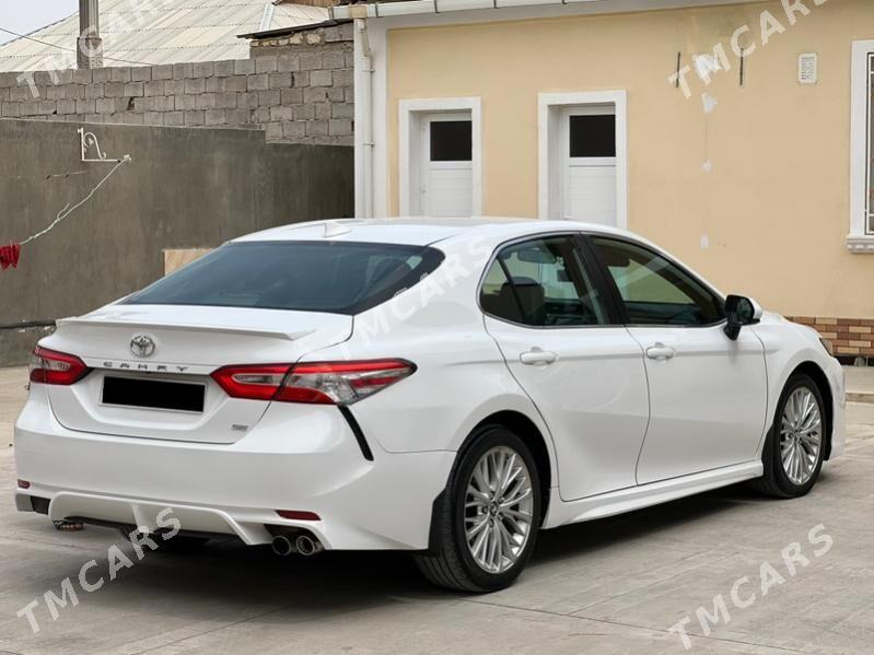Toyota Camry 2019 - 290 000 TMT - Balkanabat - img 6