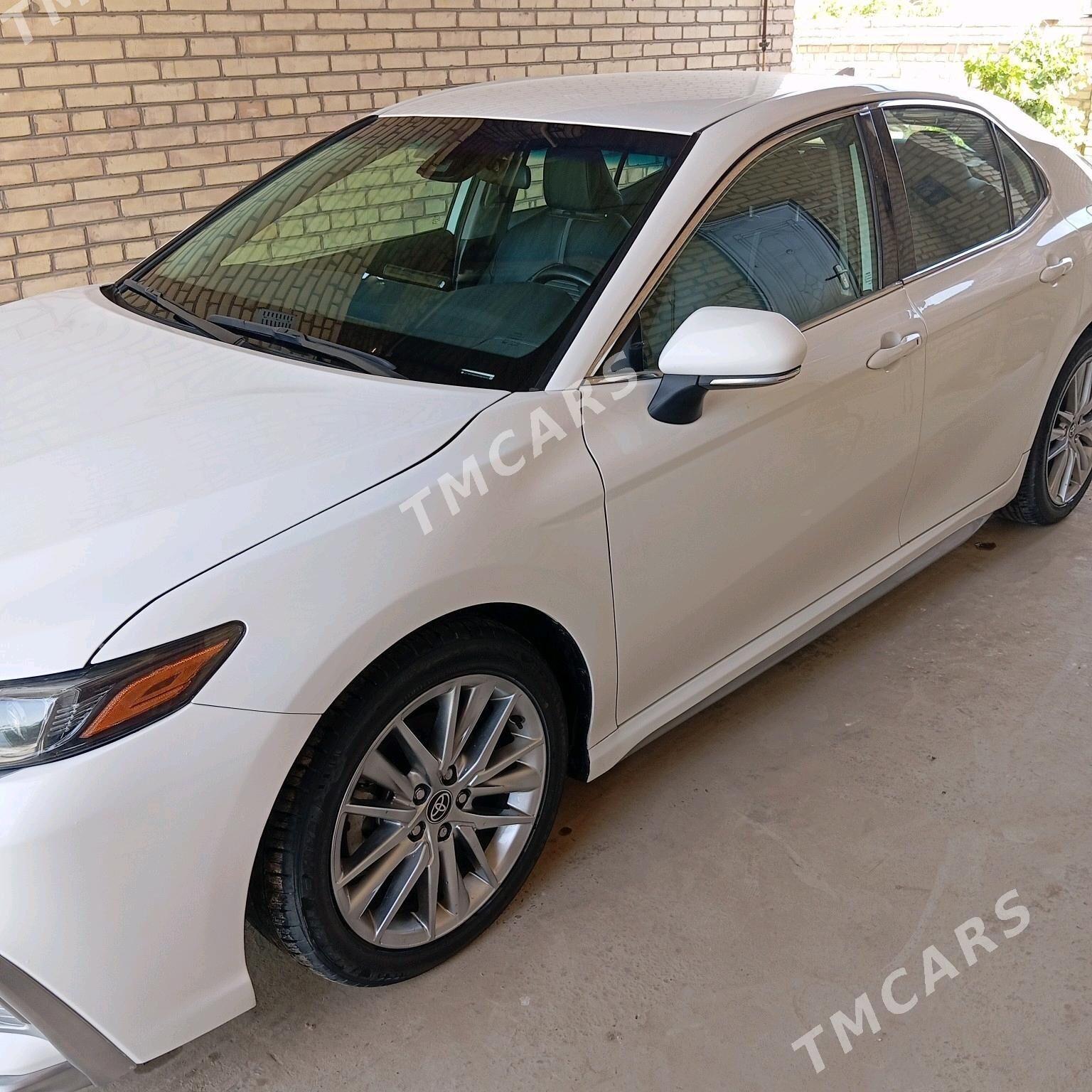 Toyota Camry 2022 - 310 000 TMT - Halaç - img 2
