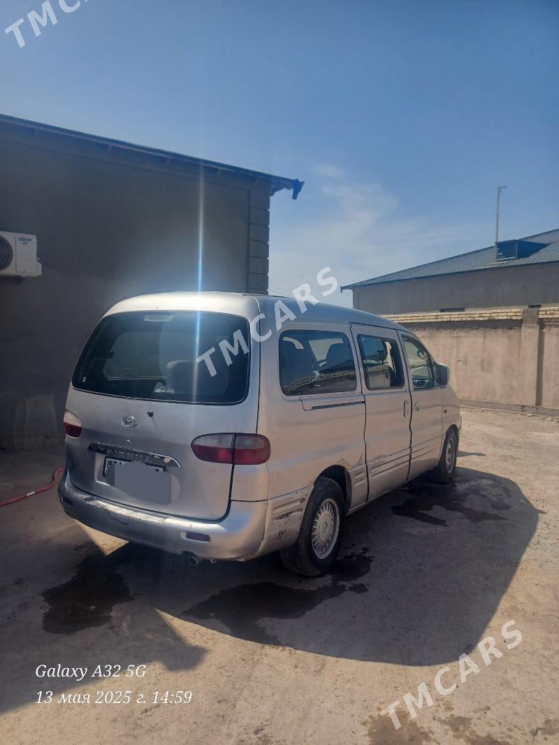 Hyundai Staria 2001 - 50 000 TMT - Болдумсаз - img 4