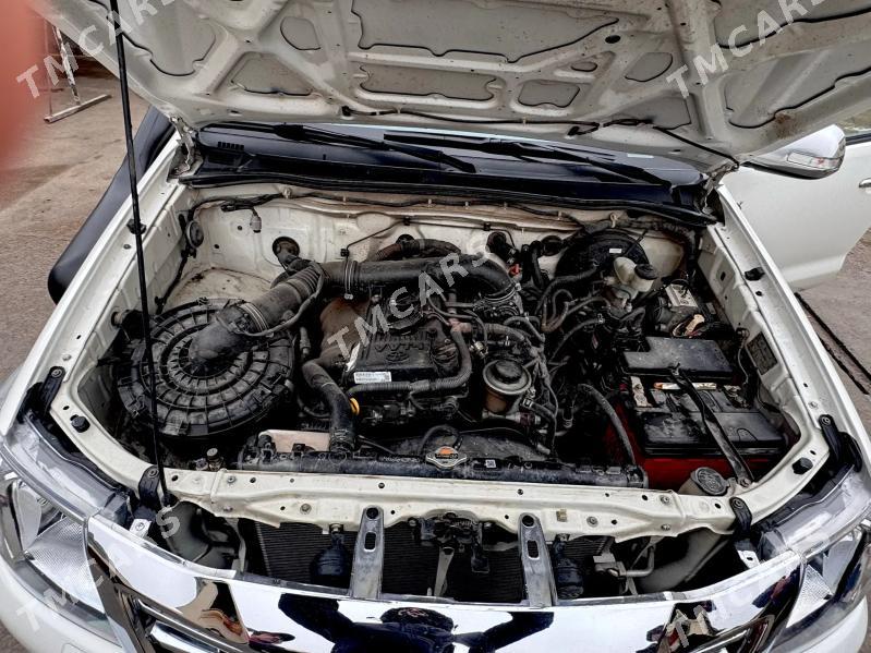 Toyota Hilux 2013 - 360 000 TMT - Çärjew - img 2