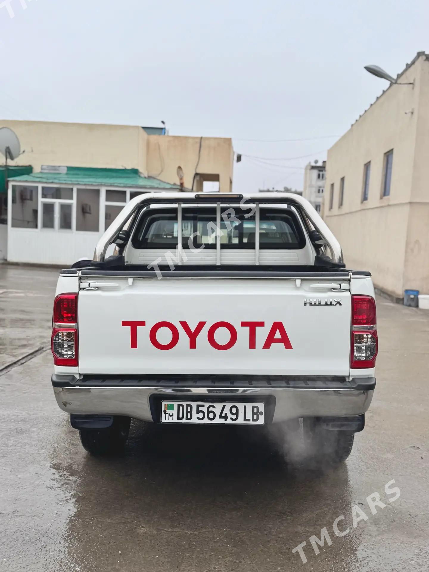 Toyota Hilux 2013 - 360 000 TMT - Çärjew - img 4