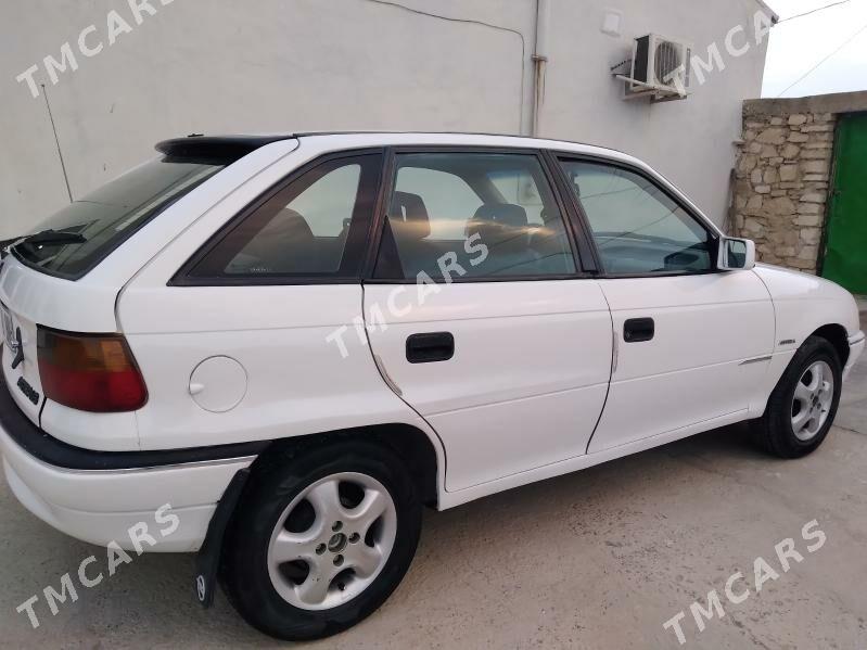 Opel Astra 1993 - 33 000 TMT - Gyzylarbat - img 4